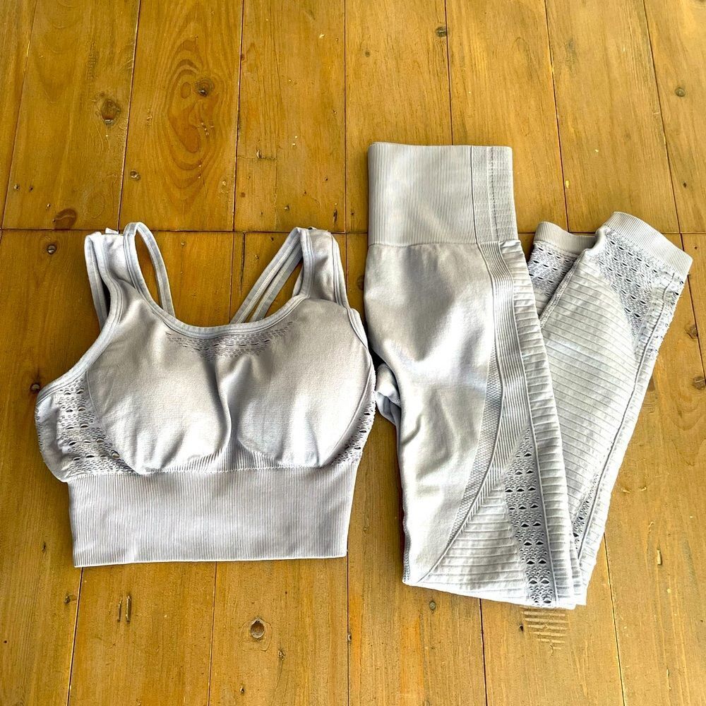 NEW women’s lilac exercise set